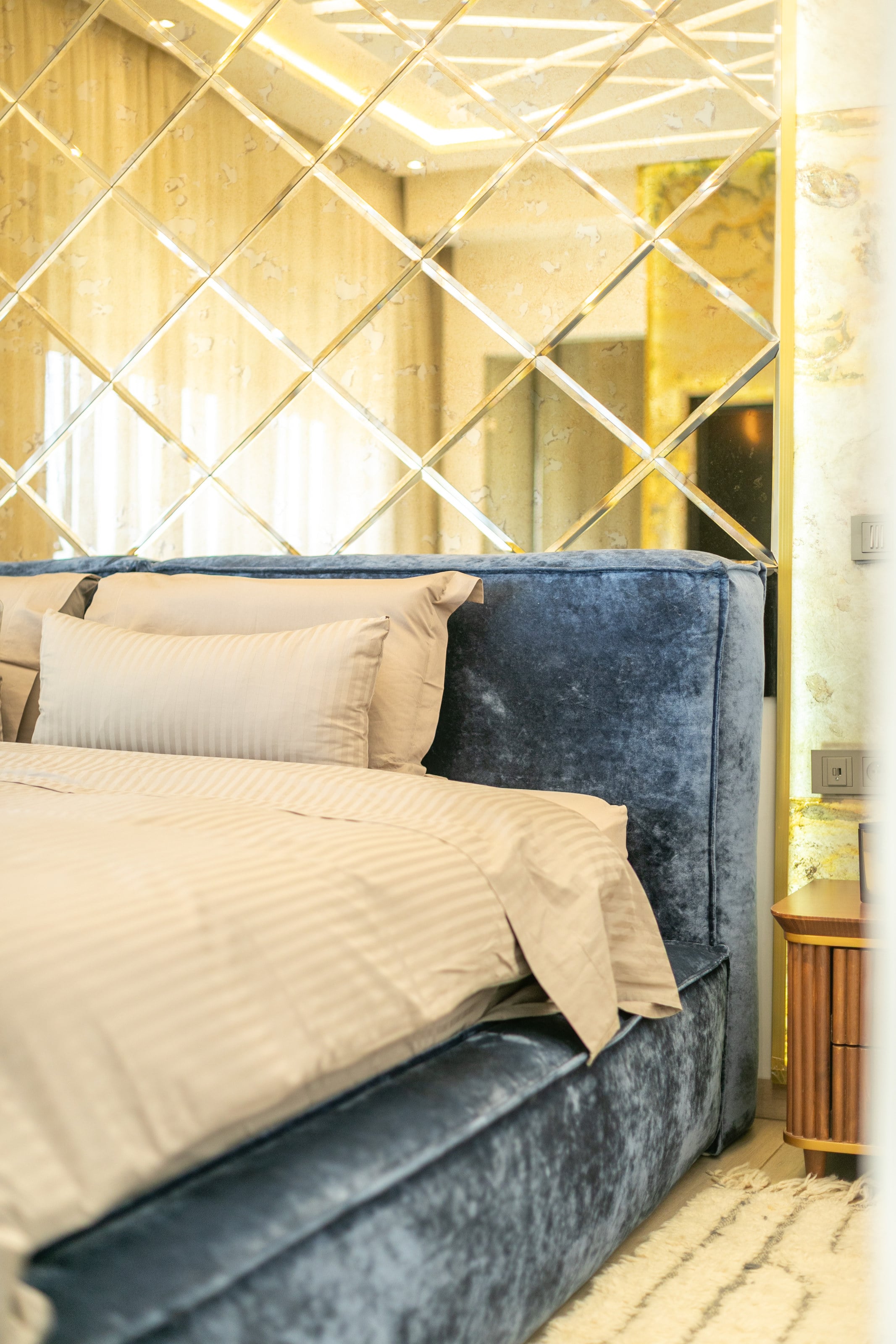 The master suite and its king-size bed